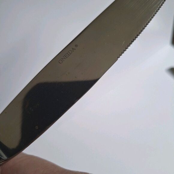 Oneida Mooncrest Set of 3 Dinner Knives Stainless Steel Flatware 9.5" - Picture 6 of 6